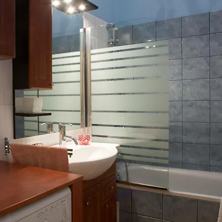 Stunning 2 Double Br In The Heart Of Apartamento *